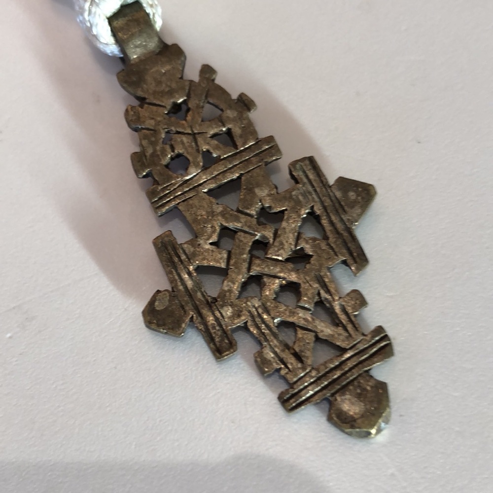 Metal cross - Picture 2 of 3